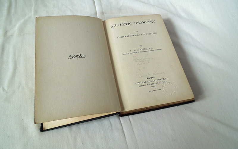 Photograph of the Analytic Geometry book's title page