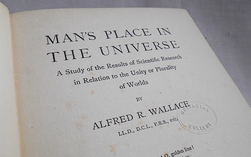 Photography of the Man's Place In The Universe book's title page